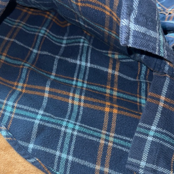 L.L. Bean 100% Organic Cotton Blue and Gold Plaid Shirt Size M - Picture 5 of 10